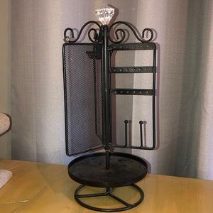 Rotating jewelry organizer